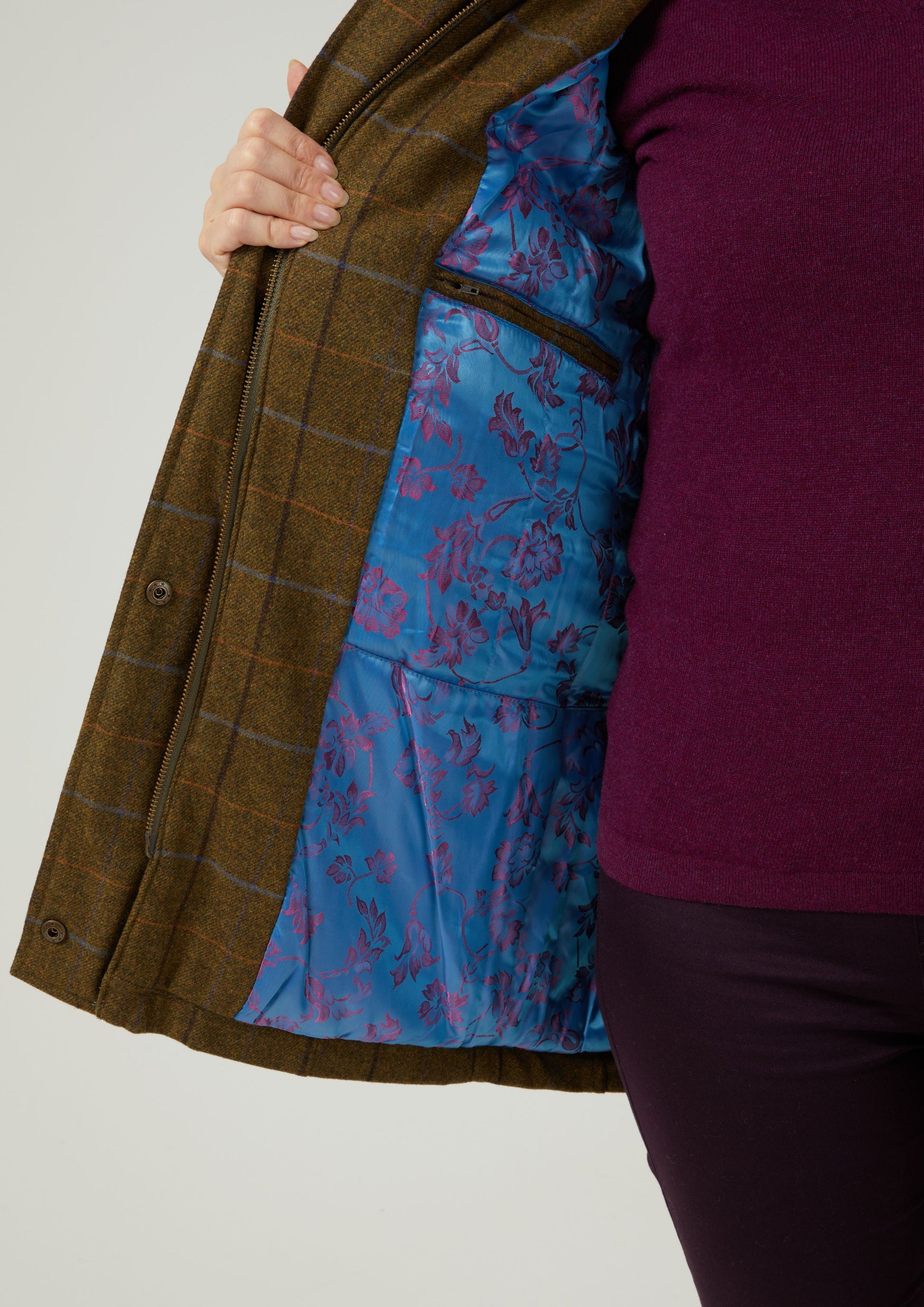 Combrook Ladies Tweed Shooting Coat In Hazel