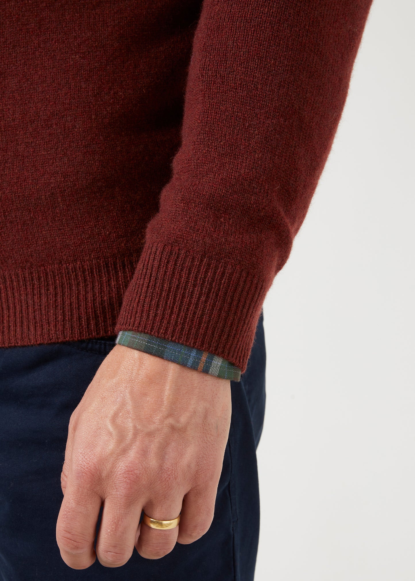 mens-lambswool-vee-neck-jumper
