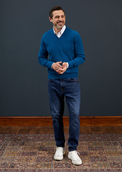 Men's Geelong Lambswool Vee Neck Jumper in Teal