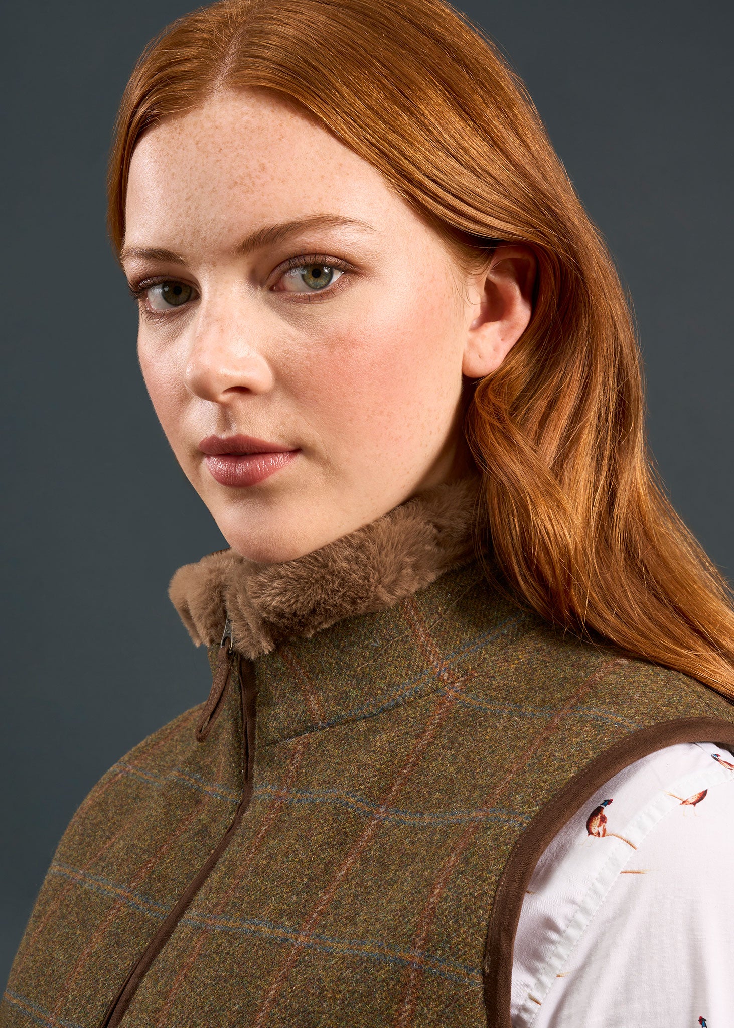 Combrook Ladies Tweed Gilet In Willow 
