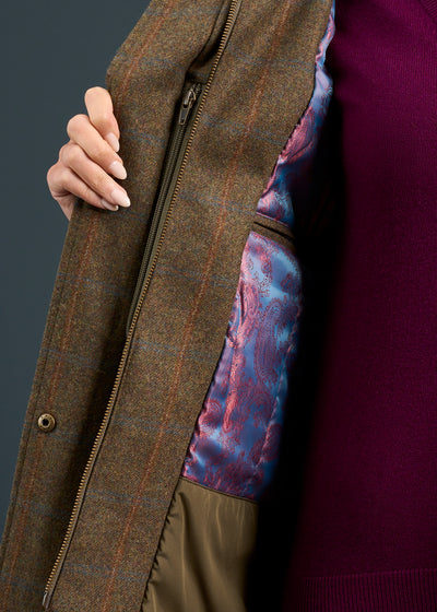 Combrook Ladies Tweed Shooting Coat In Willow