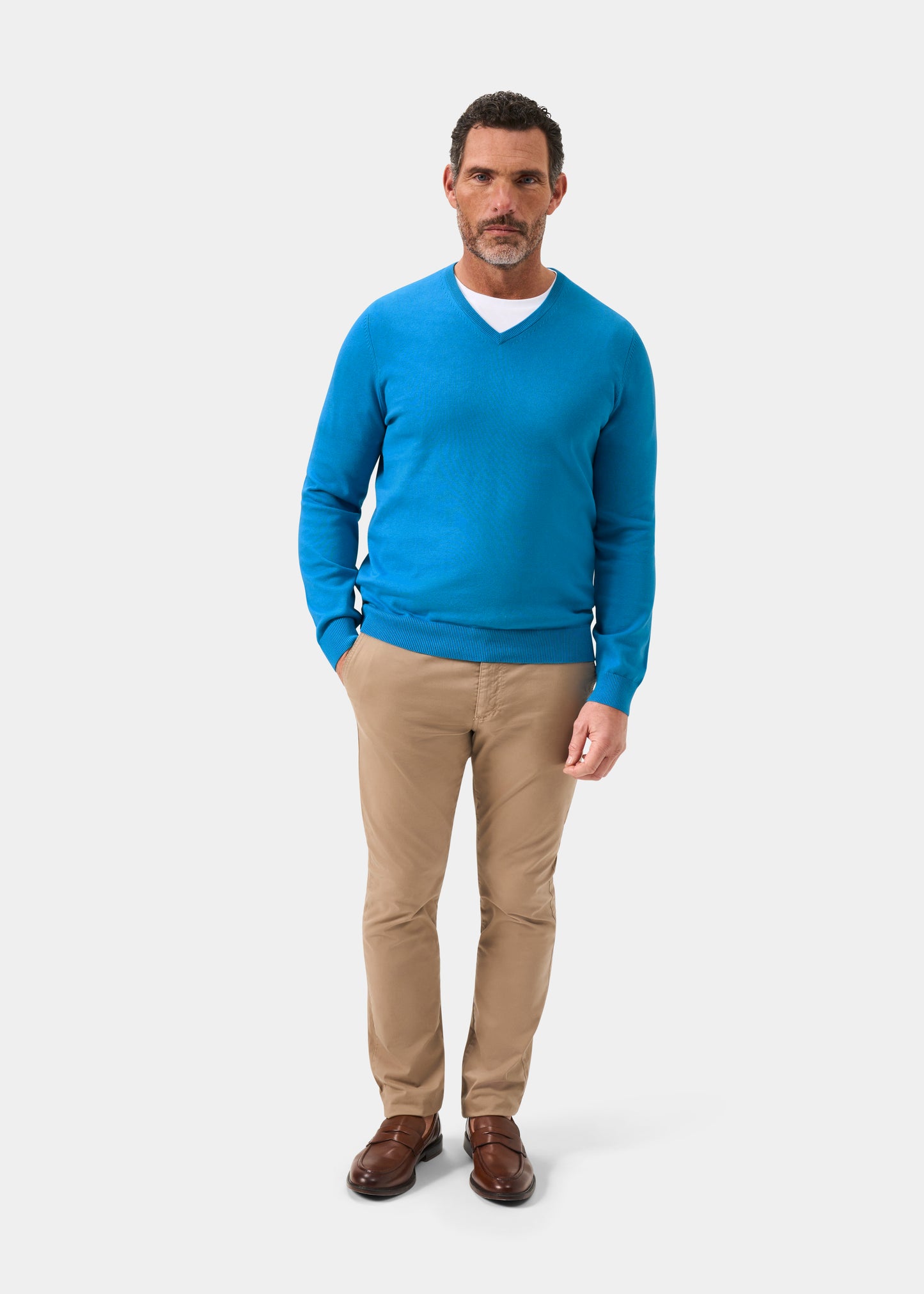 Men's Cotton Cashmere Vee Neck Jumper in Blue