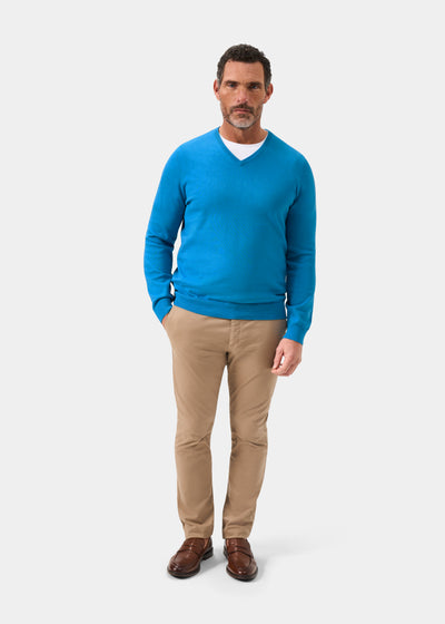 Men's Cotton Cashmere Vee Neck Jumper in Blue