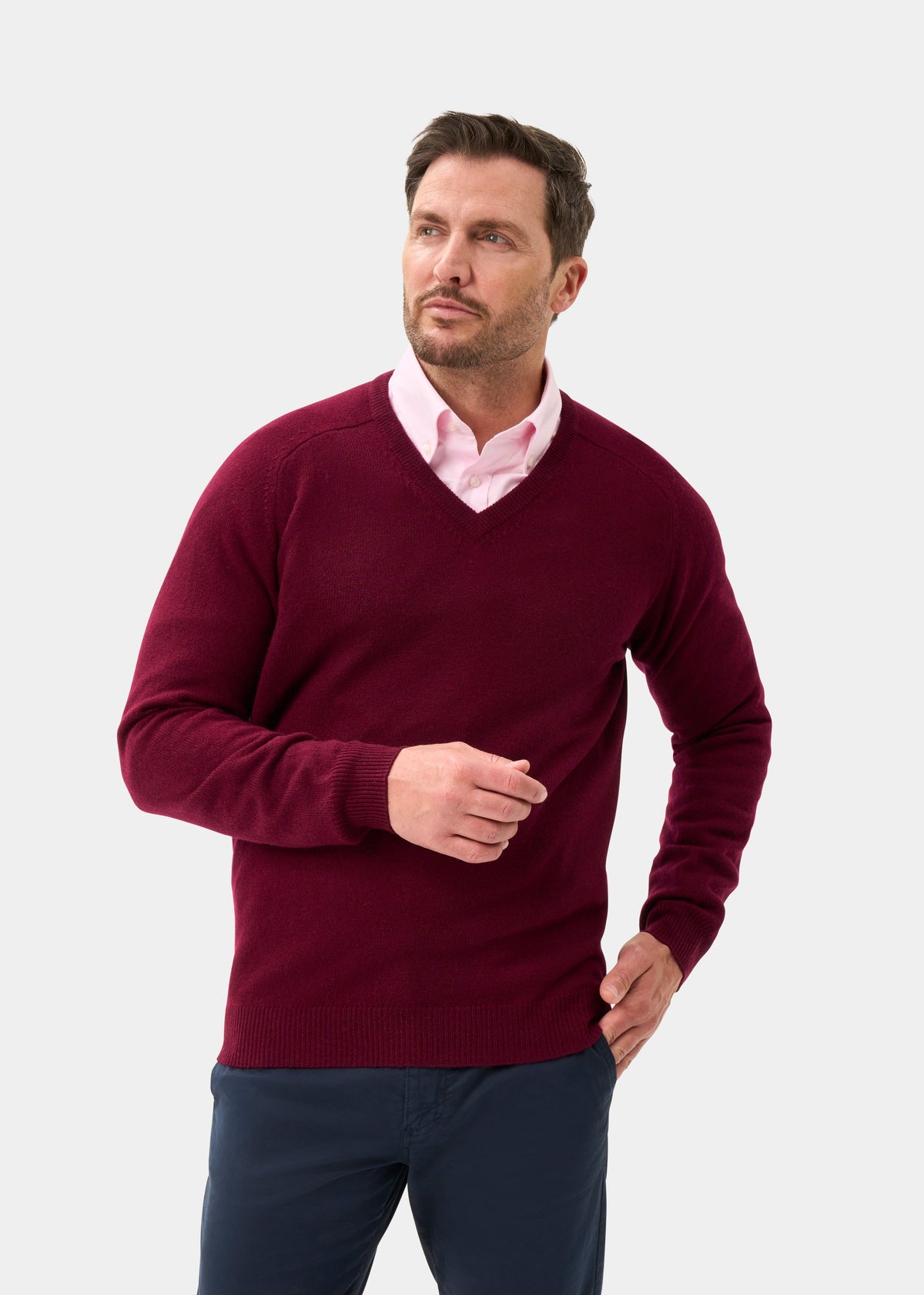 Men's Lambswool Vee Neck Jumper in Bordeaux