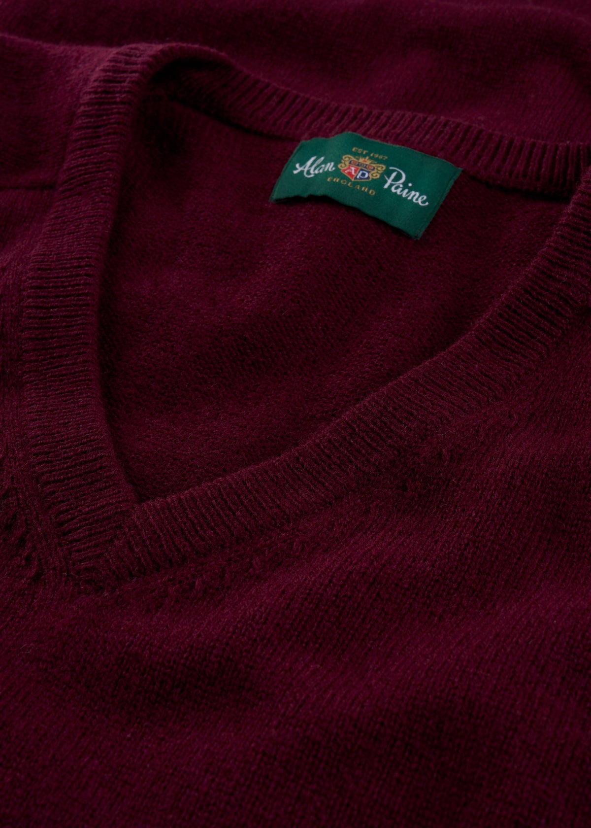 Men's Lambswool Vee Neck Jumper in Bordeaux