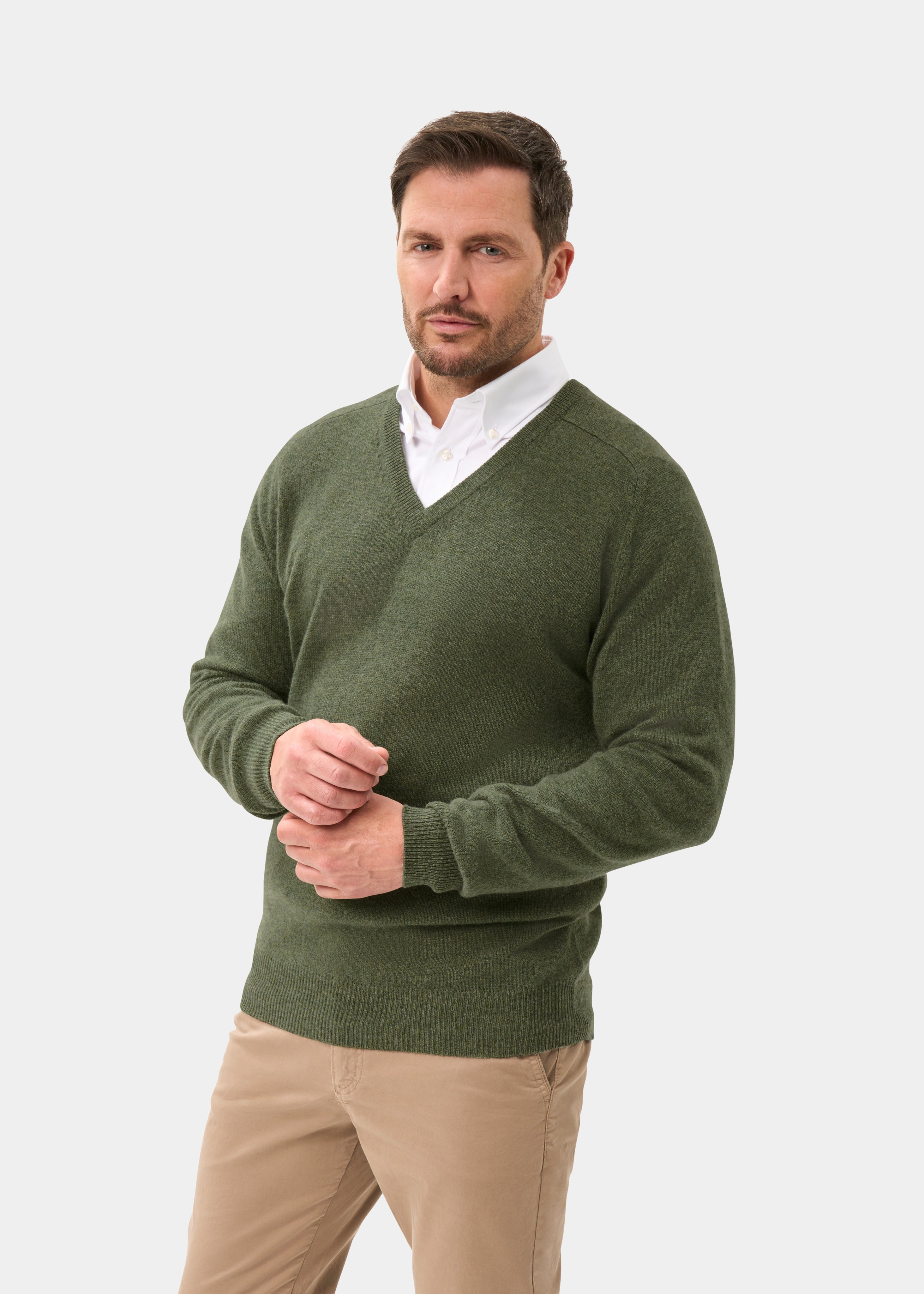 Hampshire Men's V Neck Jumper in Landscape – Alan Paine