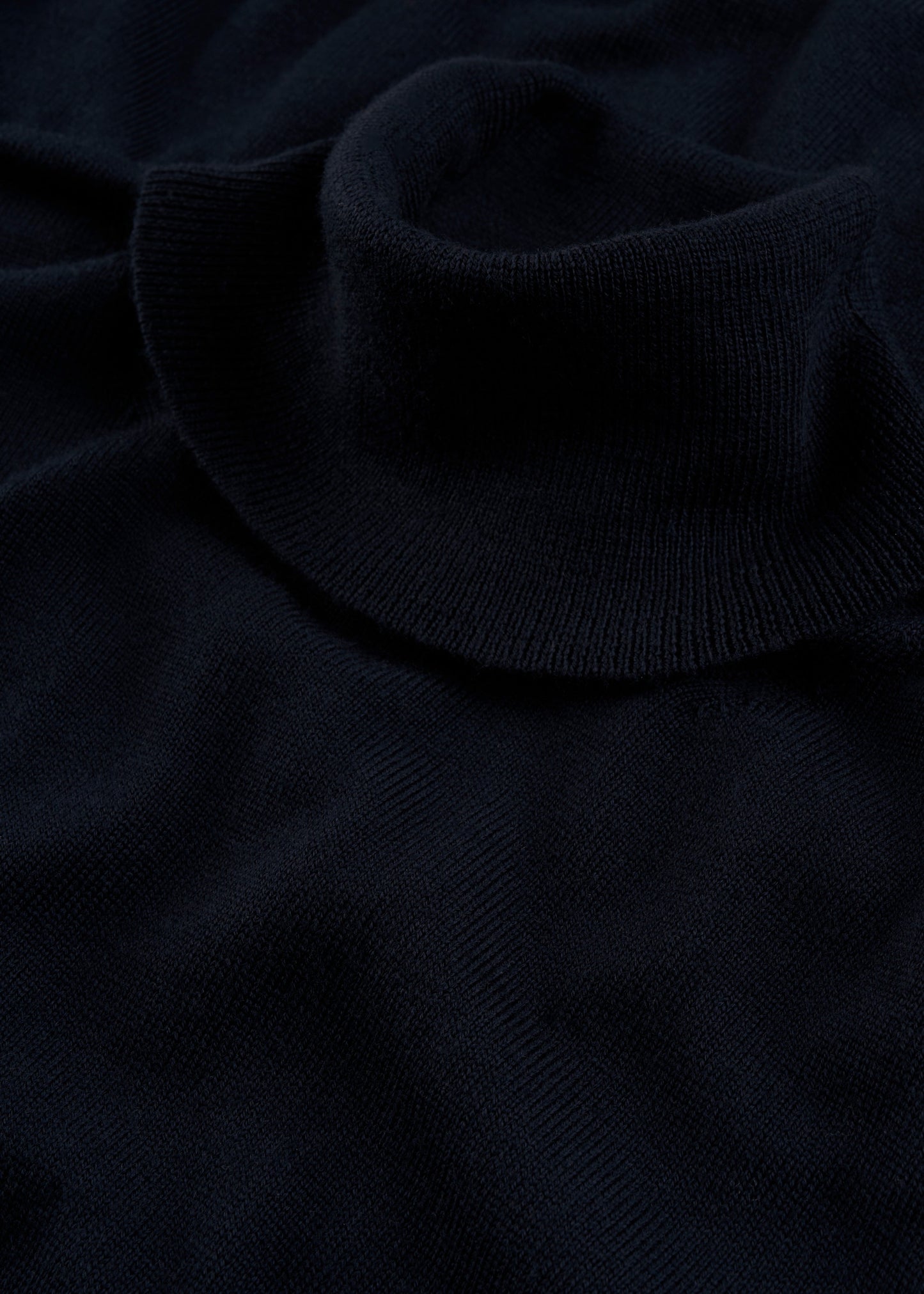 Men's Merino Wool Roll Neck Jumper in Dark Navy