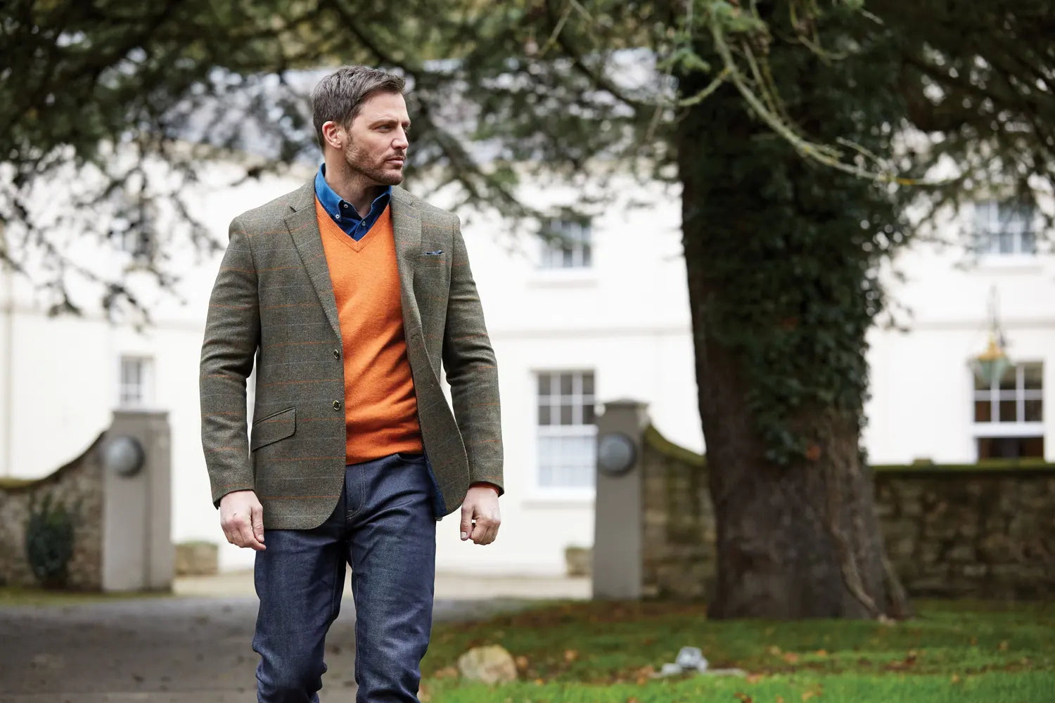 How To Wear V Neck Sweater