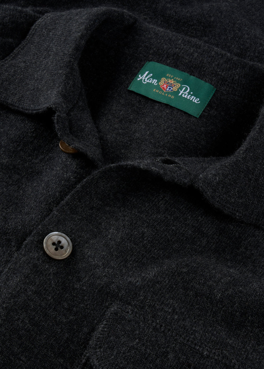Men's knitted long sleeve shirt in charcoal