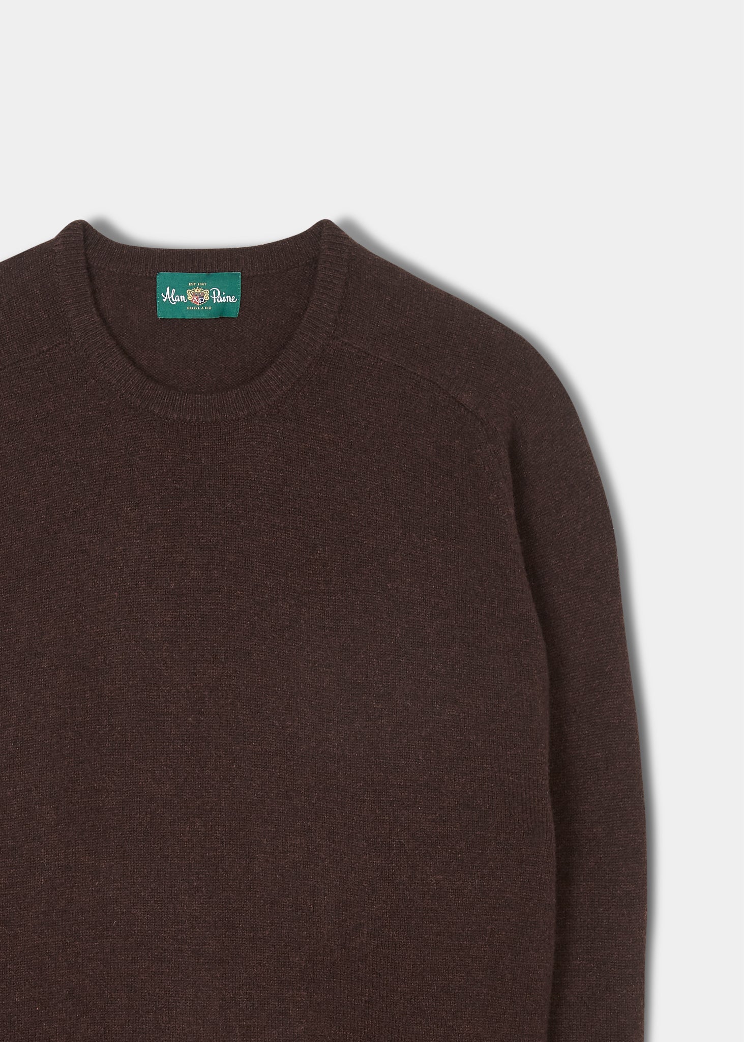 Men's Crew Neck Lambswool Jumper in Raisin