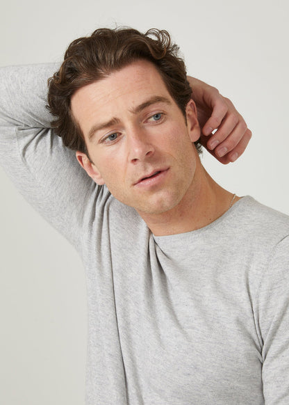 Luxury cotton crew neck jumper in dove.